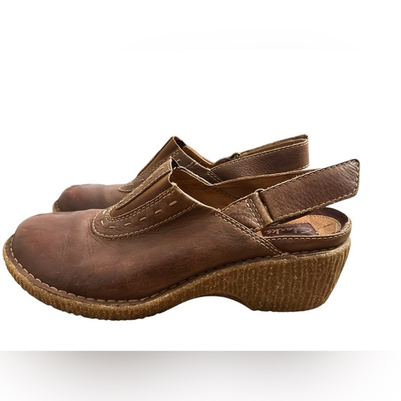 CLARKS Artisan Womens Size 8.5 Brown Leather Mule Round Toe Platform Sling - Picture 4 of 11